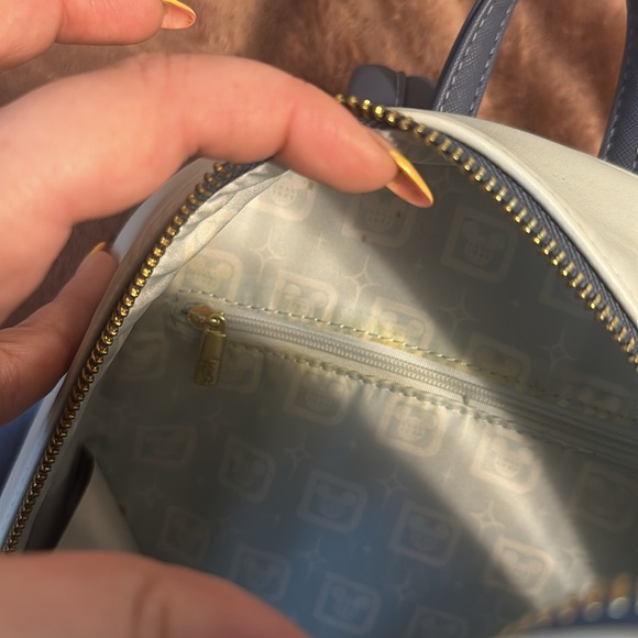 Walt Disneyworld Loungefly - Picture 5 of 6